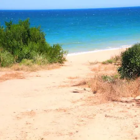 Villa Sleeps 6 T607918
